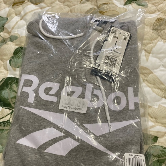 NWTS Rebook Sweatshirt Ladies - Picture 3 of 9